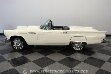 1957 Ford Thunderbird
