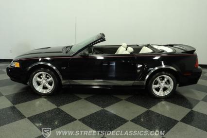 2000 Ford Mustang