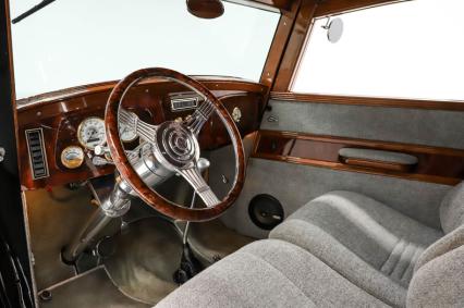 1933 Ford Custom