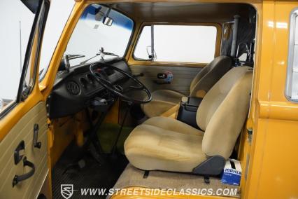 1972 Volkswagen Westfalia Camper