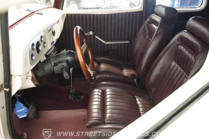 1933 Ford Victoria
