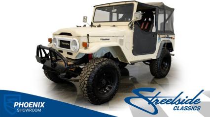1974 Toyota FJ40 Land Cruiser