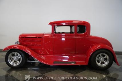 1930 Ford 5-Window