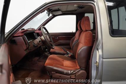 1989 Nissan 4x4 Hardbody Pick Up
