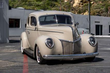 1939 Ford Deluxe