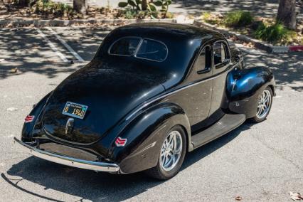 1940 Ford Deluxe