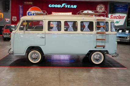 1976 Volkswagen Type 2 Westfalia Camper Bus