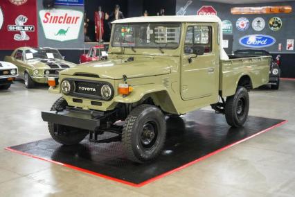 1984 Toyota Land Cruiser FJ45 Pickup 4x4
