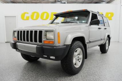 2001 Jeep Cherokee Sport 4-Door 4WD