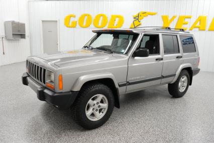 2001 Jeep Cherokee Sport 4-Door 4WD