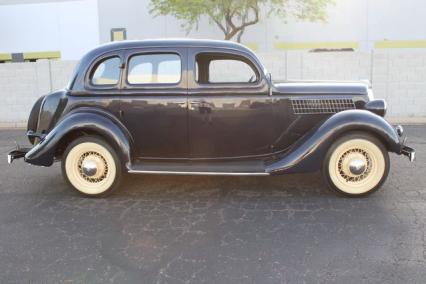 1935 Ford  Sedan
