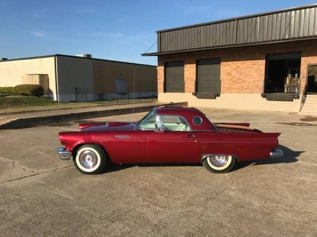 1957 Ford Thunderbird