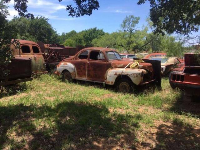 1948 Ford Deluxe