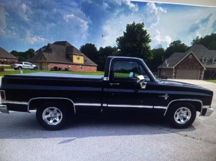 1982 Chevrolet Silverado RWD