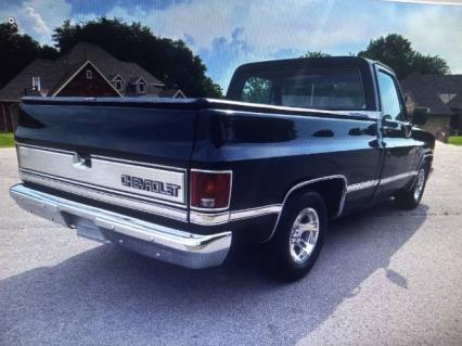 1982 Chevrolet Silverado RWD