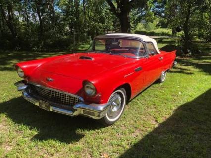 1957 Ford Thunderbird