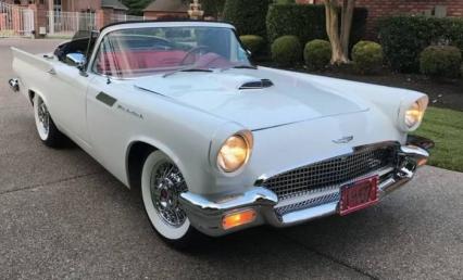 1957 Ford Thunderbird