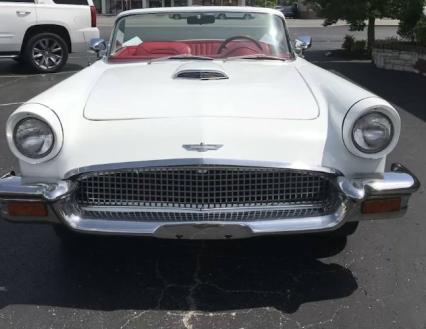 1957 Ford Thunderbird