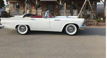 1957 Ford Thunderbird