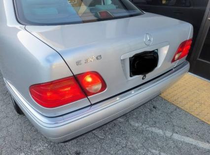 1998 Mercedes Benz E320