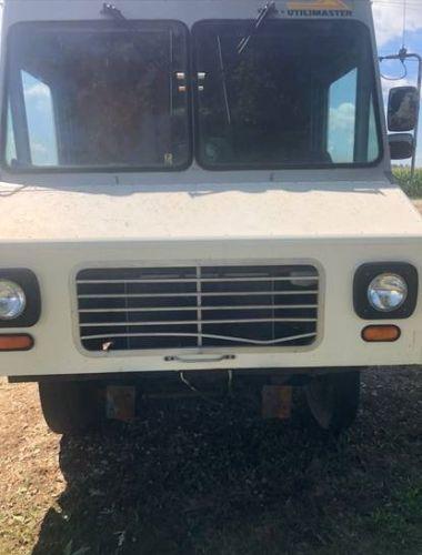 1990 Utlimaster Step Van