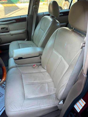 2004 Lincoln Town Car