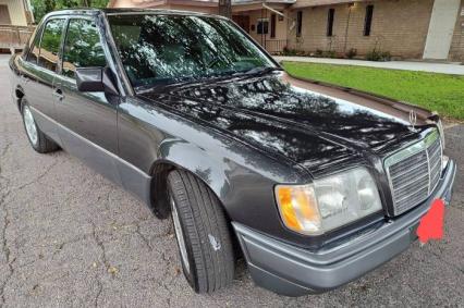 1994 Mercedes Benz E320
