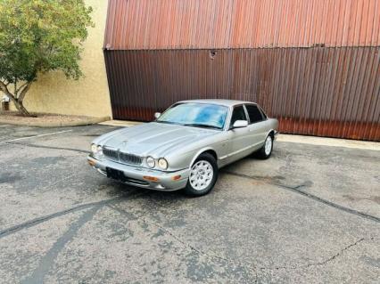 1999 Jaguar XJ8