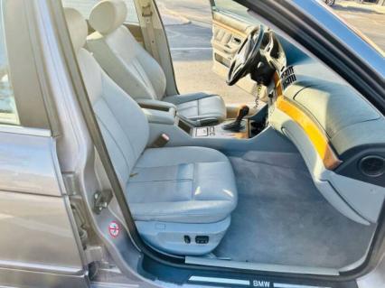 2001 BMW 525i