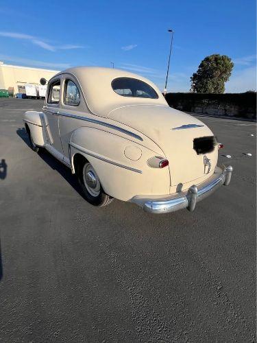 1948 Ford Super Deluxe