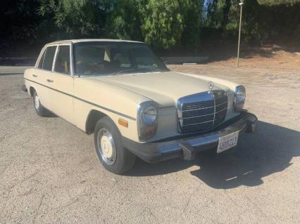 1976 Mercedes Benz 240D