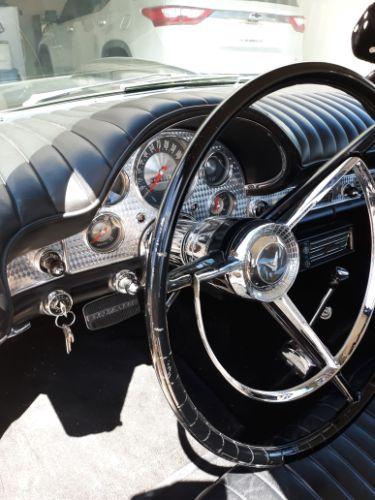 1957 Ford Thunderbird