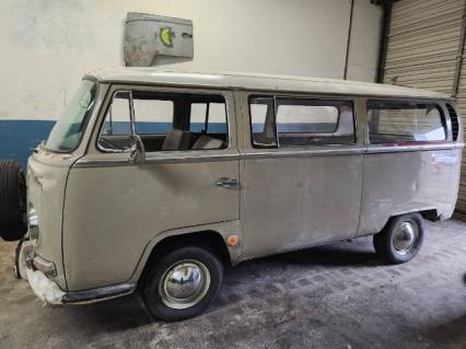 1969 Volkswagen Bus