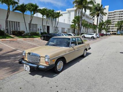 1974 Mercedes Benz 240D