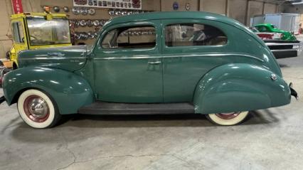 1940 Ford Sedan