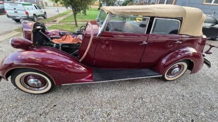 1936 Packard Sedan