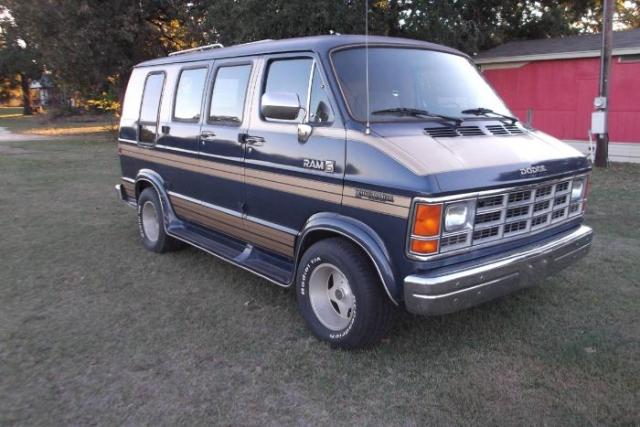 1989 Dodge B150