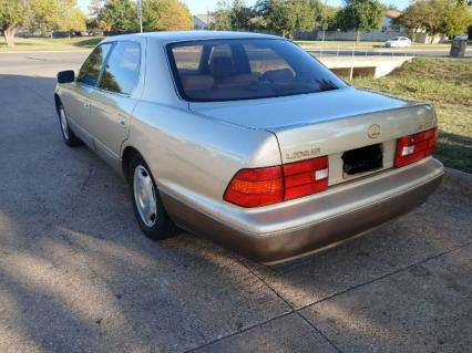 2000 Lexus LS400