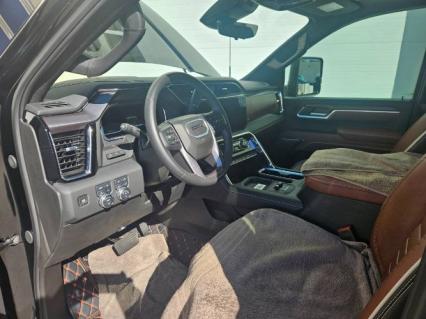 2025 GMC Denali Ultimate