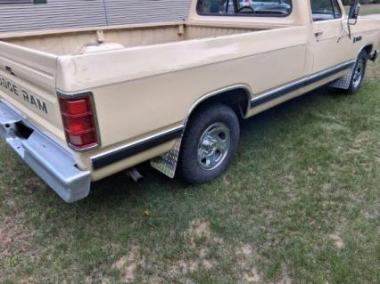 1985 Dodge D100