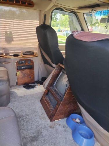 2000 Ford E150