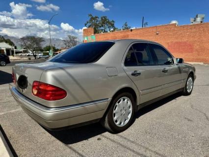 1999 Mercedes Benz E320