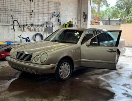 1999 Mercedes Benz E320