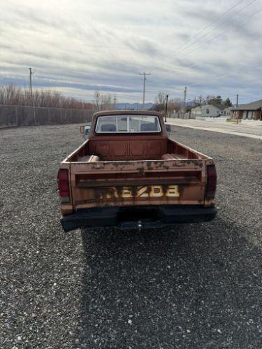 1982 Mazda B2200
