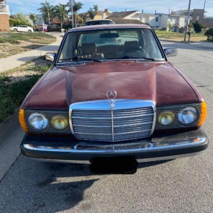 1982 Mercedes Benz 300D