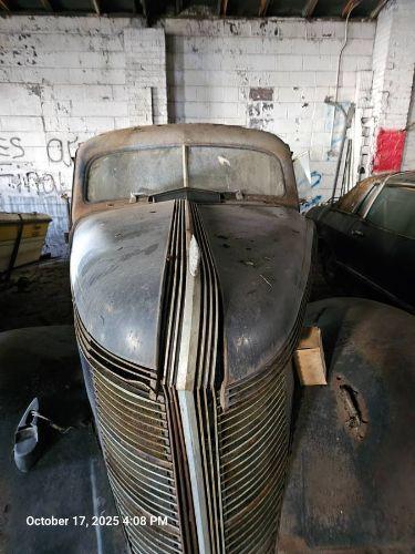 1937 Pontiac Sedan