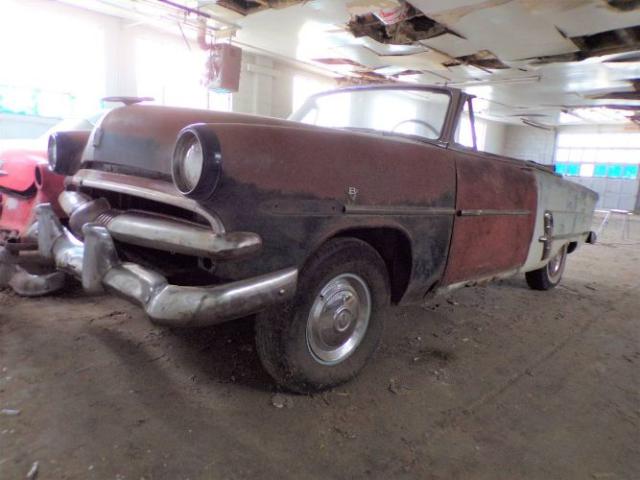 1953 Ford Sunliner
