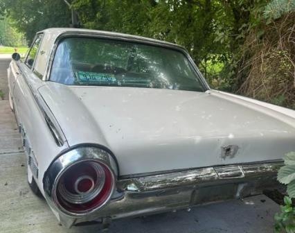 1962 Ford Thunderbird