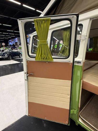 1972 Volkswagen Bus Kombi