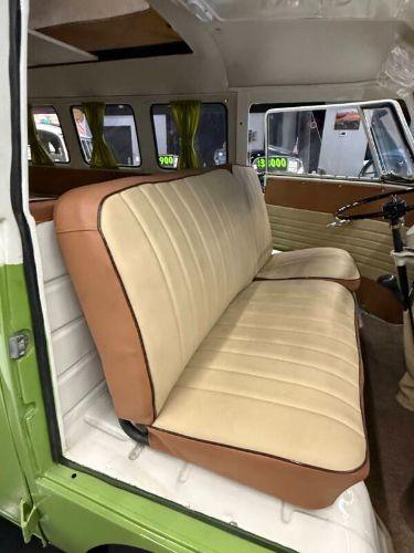 1972 Volkswagen Bus Kombi